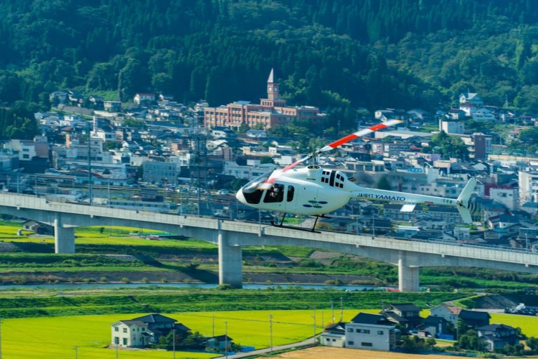 空撮風写真】クロスランドおやべヘリコプターフェスティバル|VR:北陸