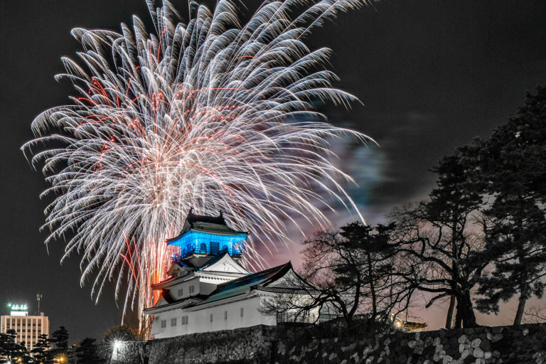 写真 富山城 新年カウントダウン花火 ホワイトイルミネーション Vr 北陸