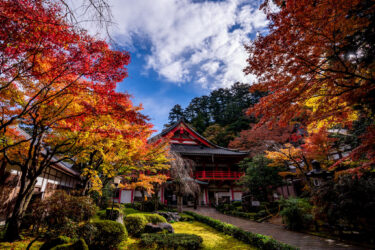 荘厳！石川県那谷寺の雨紅葉2021