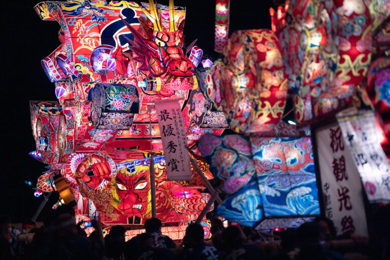 写真 庄川観光祭 夜高行燈合せ 庄川峡花火大会 22 6 4 Vr 北陸