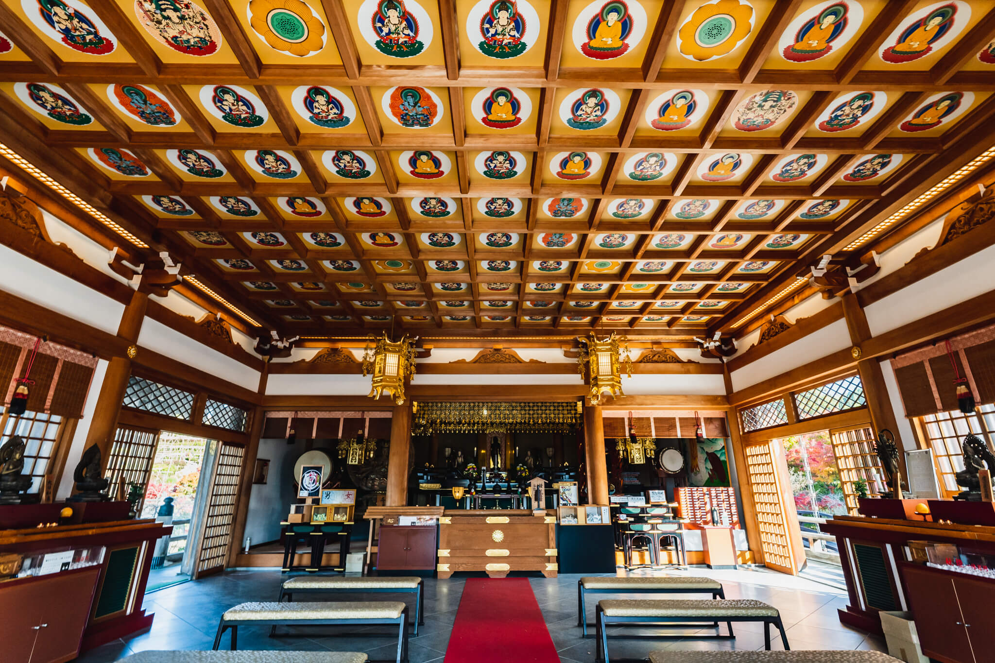 【写真】倶利迦羅不動寺西之坊鳳凰殿・山頂本堂の紅葉2022VR北陸