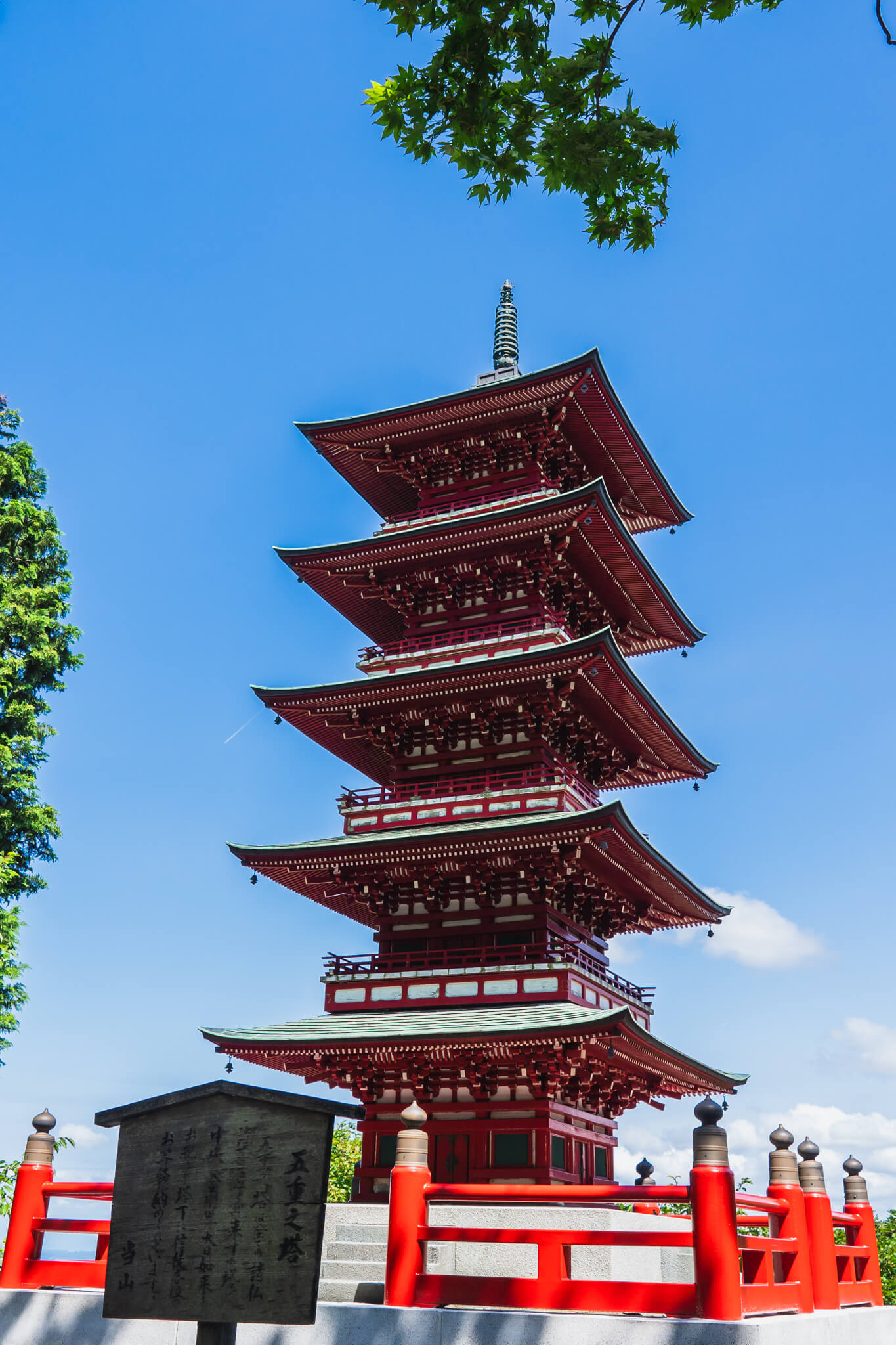 写真】倶利伽羅不動寺山頂本堂＆鳳凰殿の紫陽花花手水2023|VR:北陸