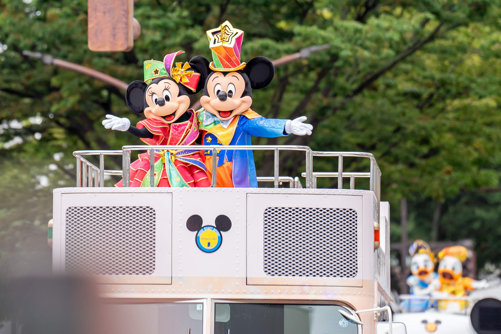 ディズニー ブリキ ディズニー】なかなか足並みがそろわない、ミッキー＆フレンズ/It's