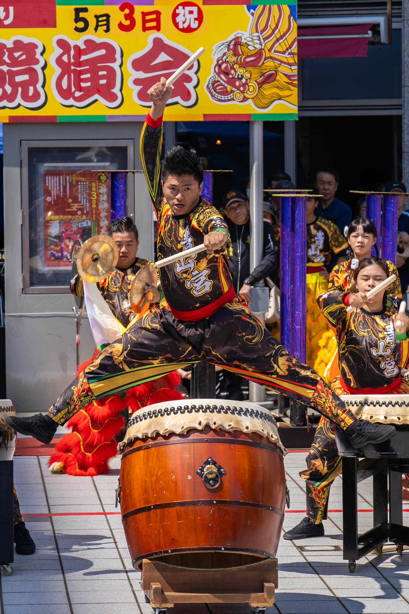 写真】たかまちまつり 第50回高岡獅子舞大競演会 台湾獅子の演舞（2025